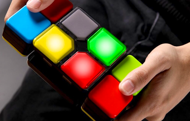 Magische LED kubus met 4 verschillende spellen!